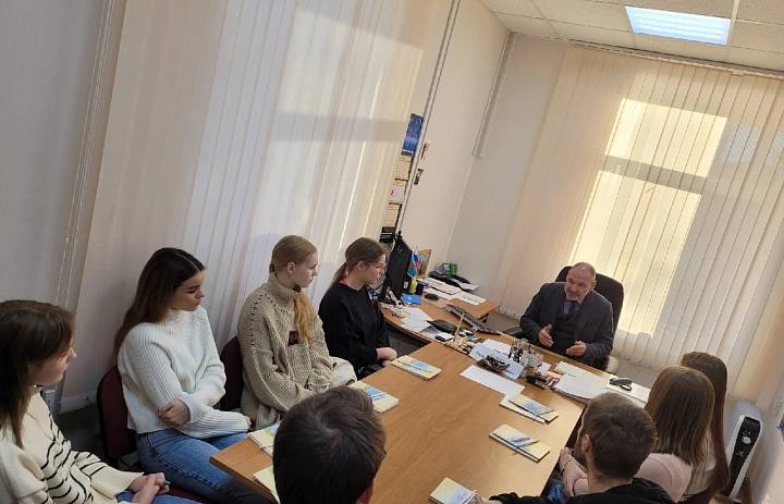 В рамках Всероссийского дня помощи детям студенты-юристы посетили аппарат Уполномоченного 