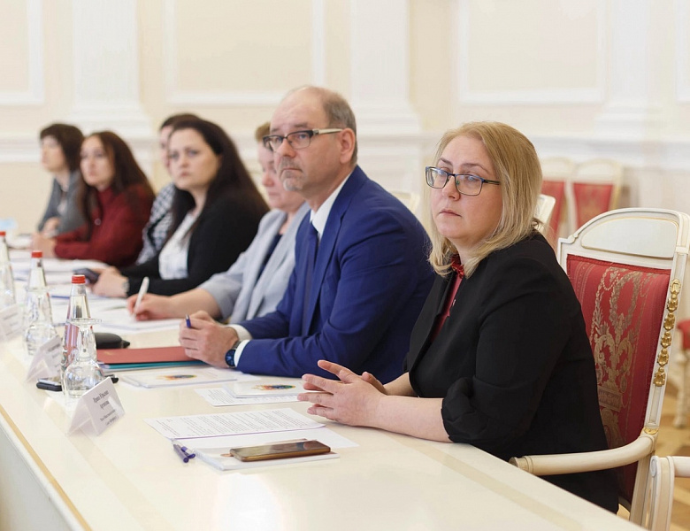 Геннадий Сараев провёл заседание Координационного совета Уполномоченных по правам ребёнка в Северо-Западном федеральном округе