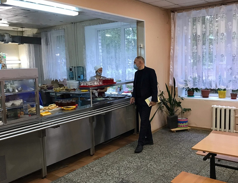 Уполномоченный посетил школы Пряжинского района