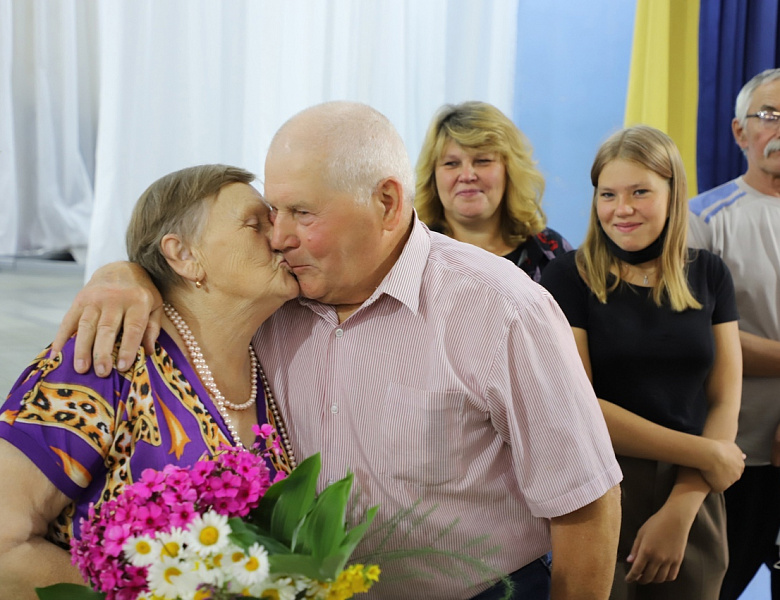 Уполномоченный по правам ребенка принял участие в церемонии награждения семей, проживших вместе более 60 лет