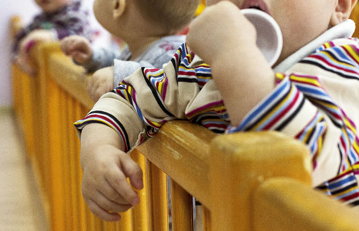 Карельские дети-сироты будут получать ежемесячные выплаты