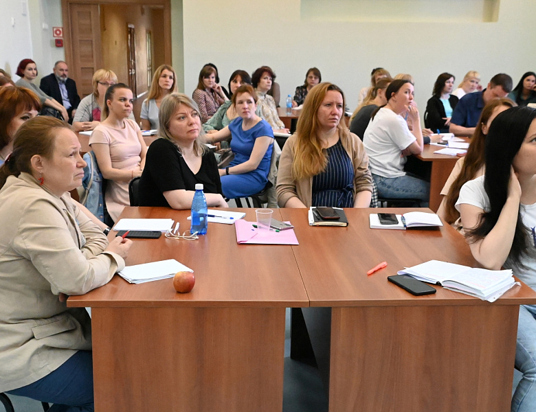 Кризисный психолог из Москвы провел семинары для карельских педагогов-психологов