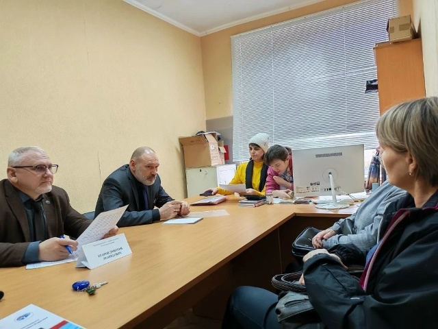 31 марта Уполномоченный по правам ребёнка в Республике Карелия и Уполномоченный по правам человека в Республике Карелия провели совместный личный приём граждан в Питкяранте.