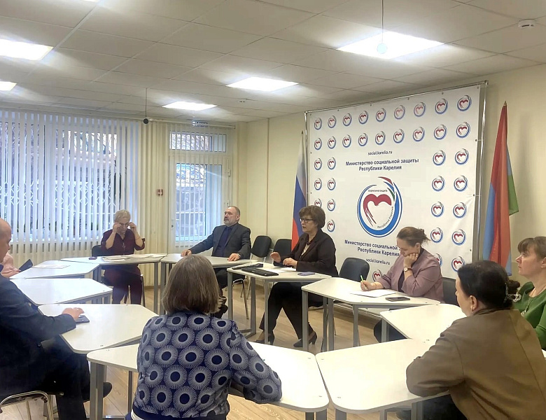 В Министерстве социальной защиты Республики Карелия состоялось очередное заседание межведомственной комиссии по выдаче жилищных сертификатов детям-сиротам. В мероприятии принял участие Уполномоченный по правам ребёнка в Республике Карелия.