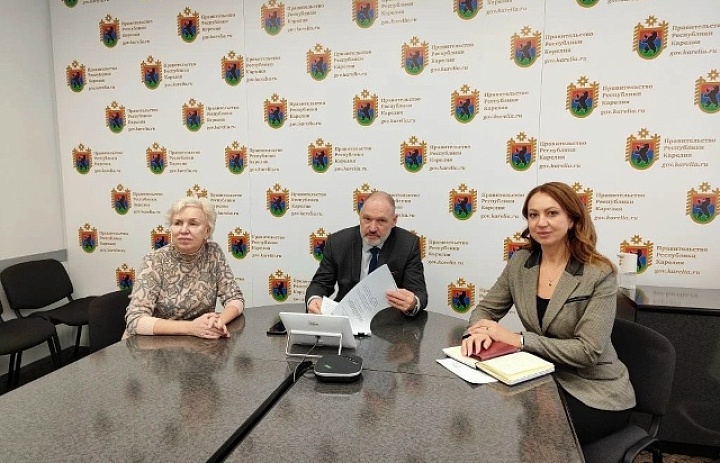 10 марта Уполномоченный по правам ребёнка в Республике Карелия принял участие в заседании Рабочей группы Комитета Государственной Думы по защите семьи, вопросам отцовства, материнства и детства.