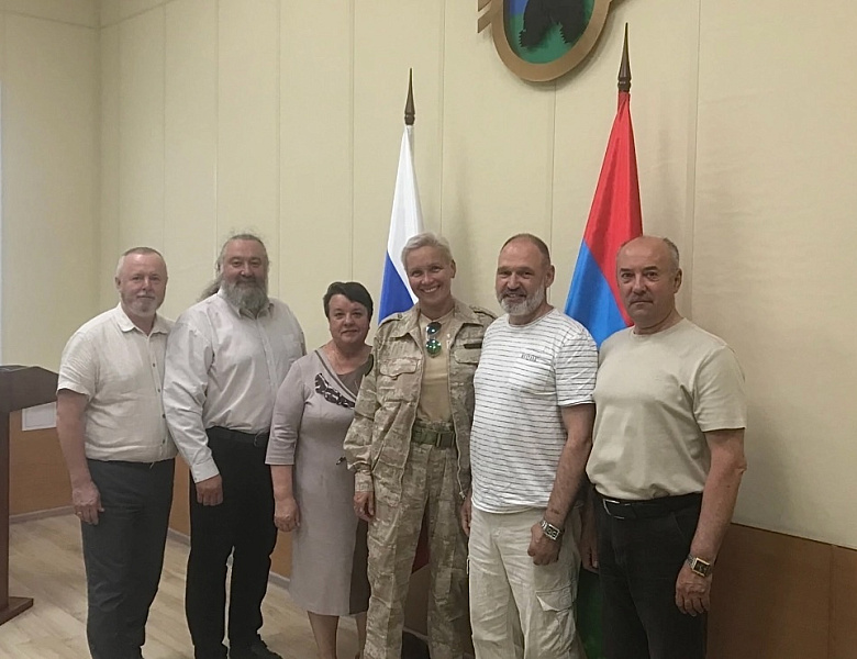 21 июля состоялась рабочая встреча Уполномоченного по правам ребёнка в Республике Карелия с представителями волонтёрских организаций, оказывающих поддержку участникам специальной военной операции и их семьям.