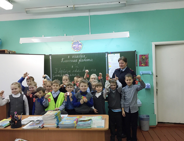 В Пряжинском районе проходит акция "Детству - безопасные дороги" 