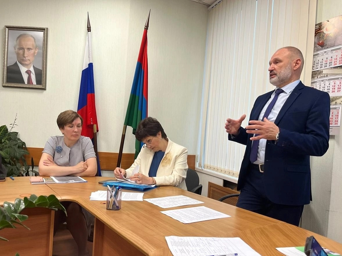 8 июля, в День семьи, любви и верности, Уполномоченный по правам ребёнка в Республике Карелия принял участие в работе Межрегионального семейного форума «Счастливы вместе».