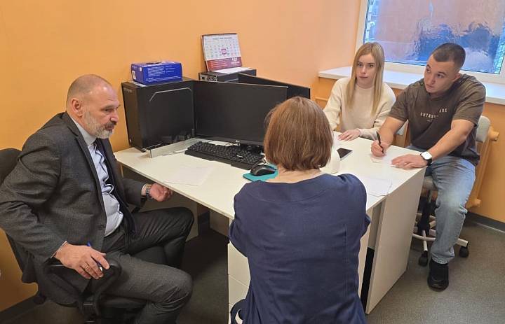 20 ноября в рамках мероприятий, посвященных Всемирному дню ребенка и Всероссийскому дню правовой помощи детям Геннадий Сараев провёл совместный приём с юридической клиникой РАНХиГС на площадке Детской республиканской больницы.