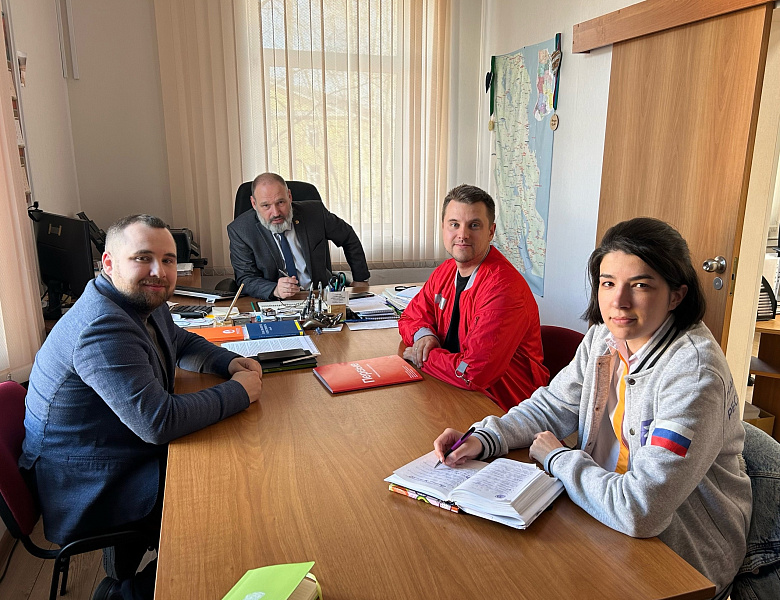 14 мая прошла рабочая встреча Уполномоченного по правам ребёнка в Республике Карелия с представителями молодёжных организаций республики.