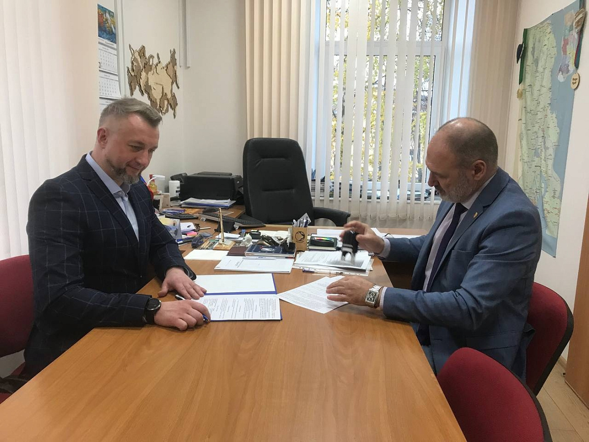 30 октября Уполномоченный по правам ребёнка в Республике Карелия заключил соглашение о взаимодействии и сотрудничестве с медиатором Юрием Михайловичем Романченко.